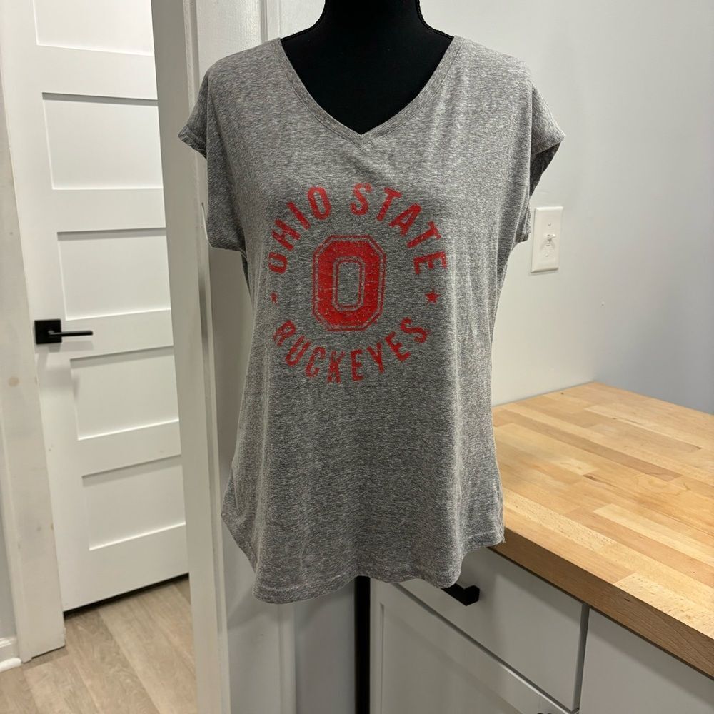 Ohio State OSU T-shirt V Neck small